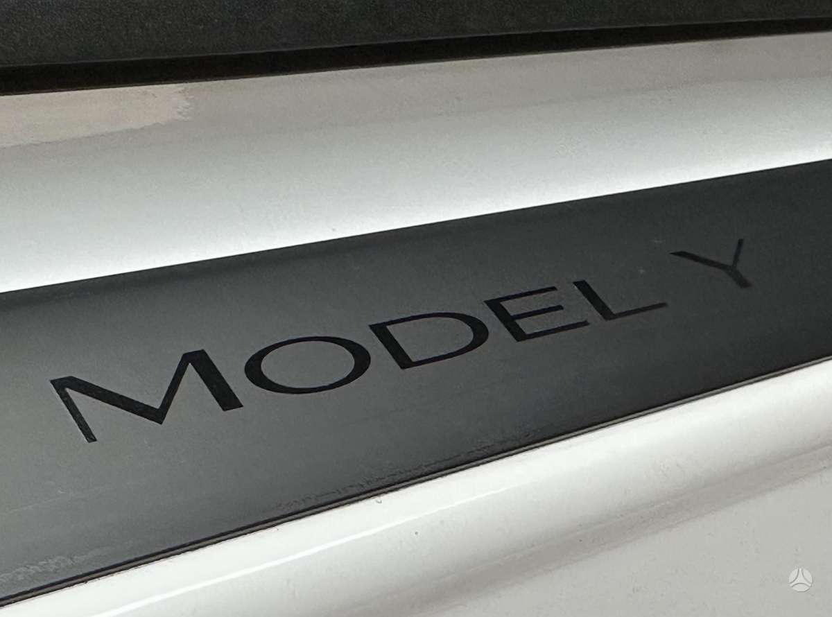 Tesla Model Y, 75 kWh, off-road / crossover