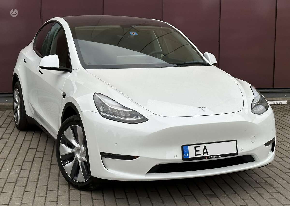 Tesla Model Y, 75 kWh, off-road / crossover