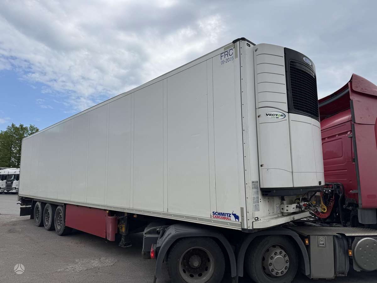 Schmitz SKO24, refrigerated