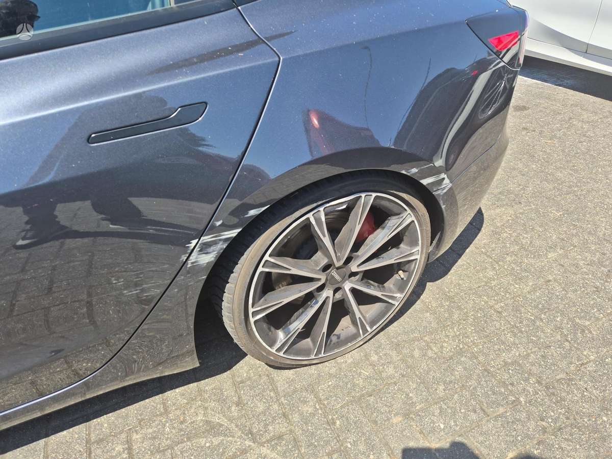 Tesla Model 3, 82 kWh, hatchback