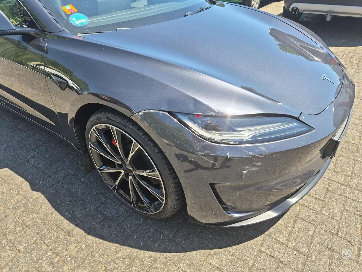 Tesla Model 3, 82 kWh, hatchback