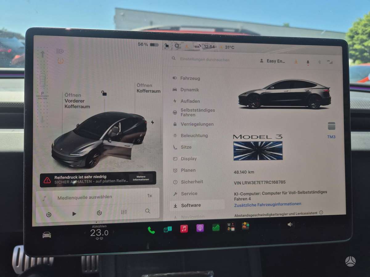 Tesla Model 3, 82 kWh, hatchback