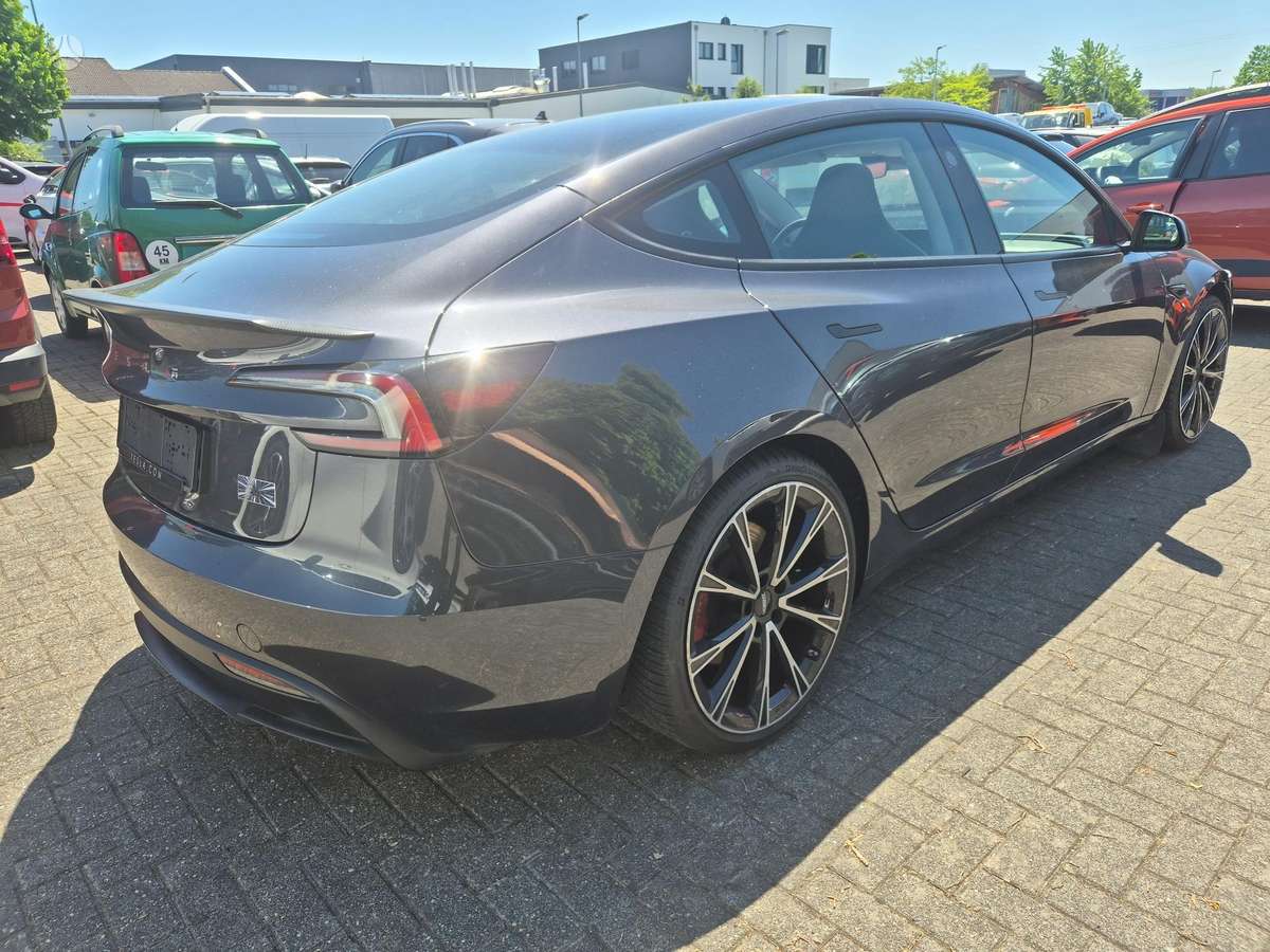 Tesla Model 3, 82 kWh, hatchback