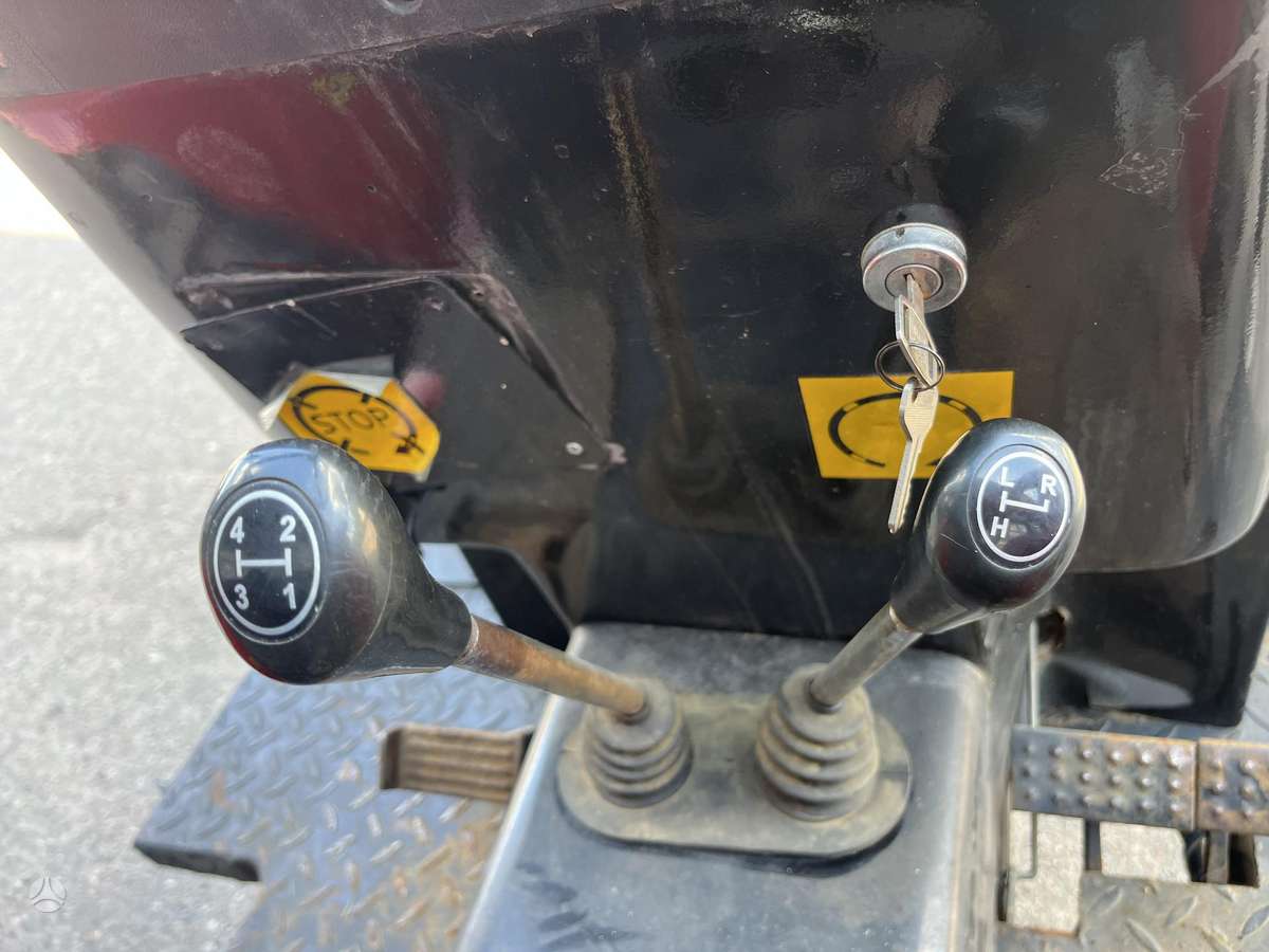 YTO 404, tractors