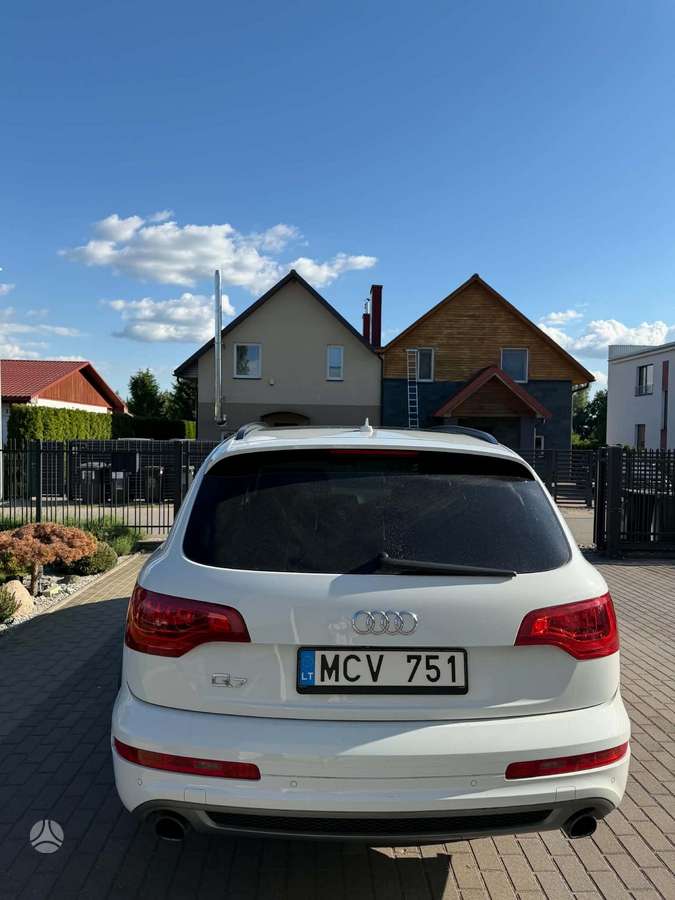 Audi Q7, off-road / crossover