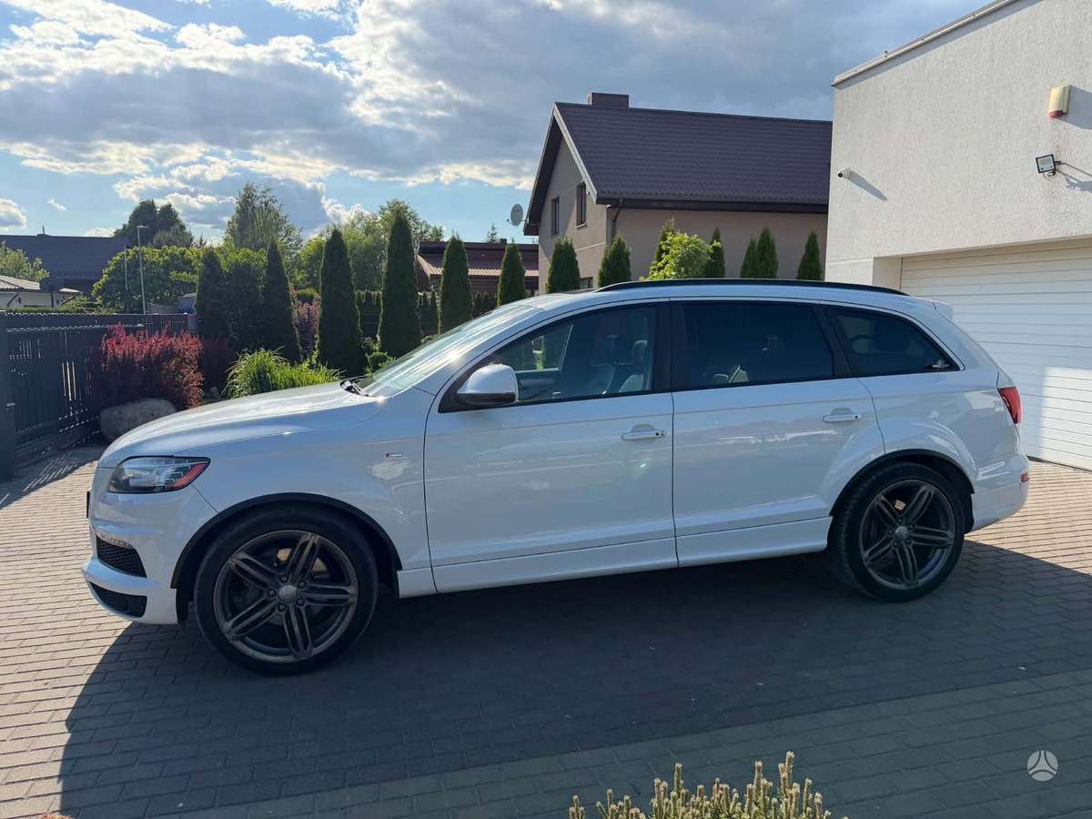 Audi Q7, off-road / crossover