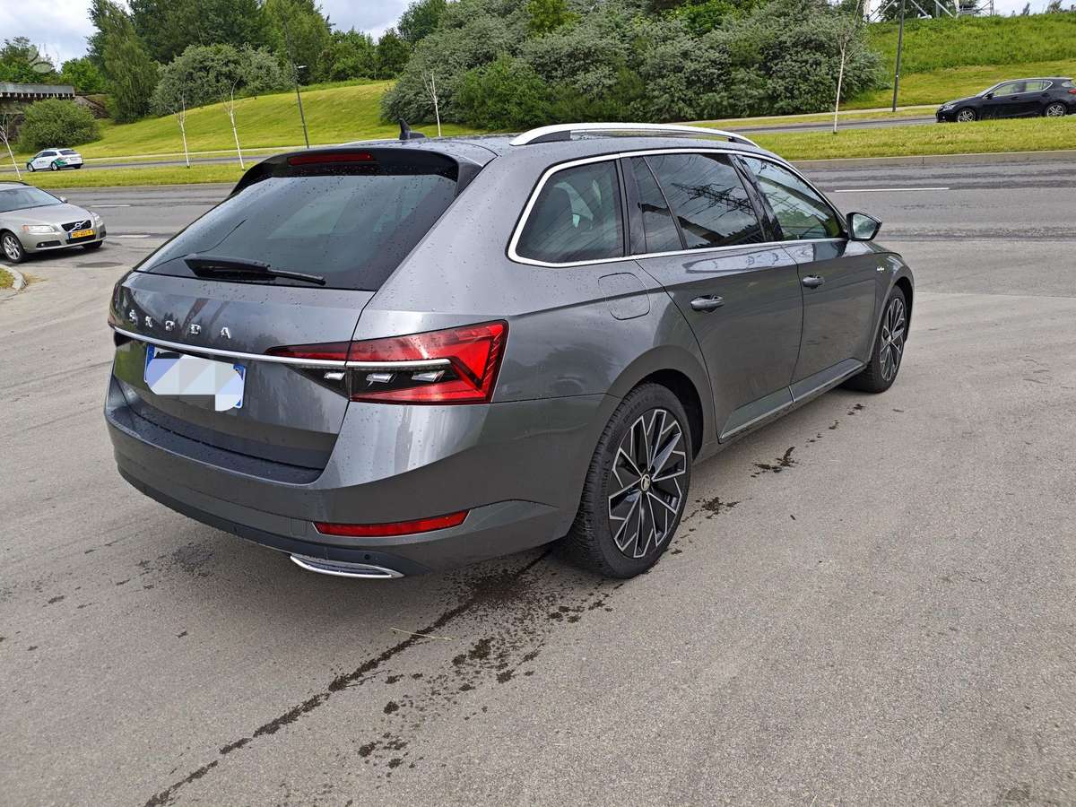 Skoda Superb, 2.0 l., Универсал