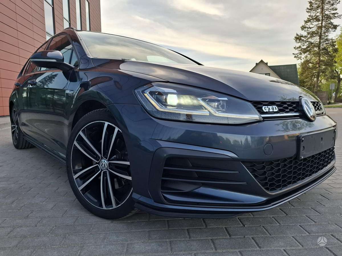 Volkswagen Golf - 2
