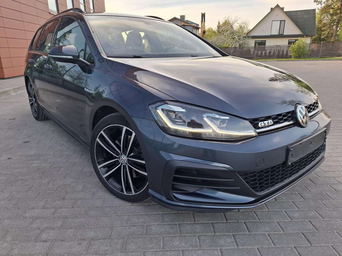 Volkswagen Golf - 4