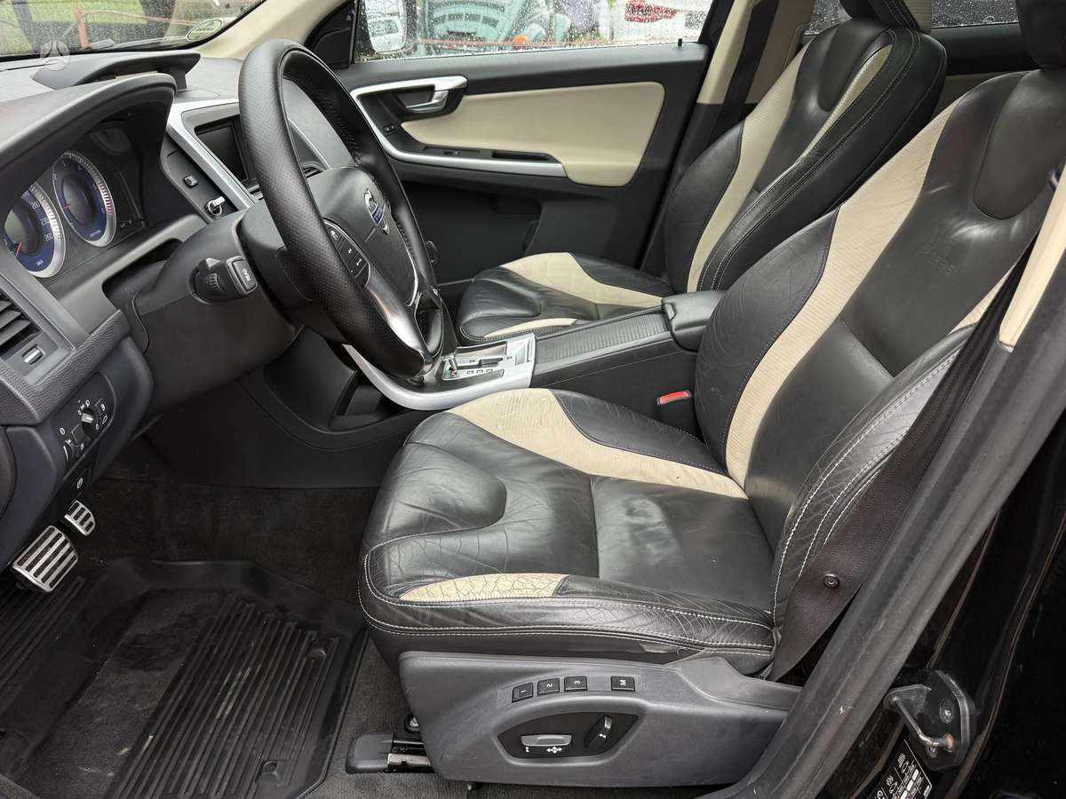 Volvo XC60 - 10