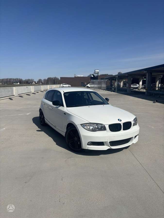 BMW 118, 2.0 l., hatchback