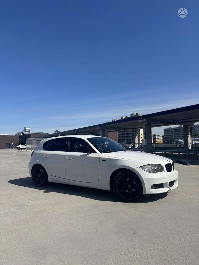 BMW 118, 2.0 l., Хэтчбек