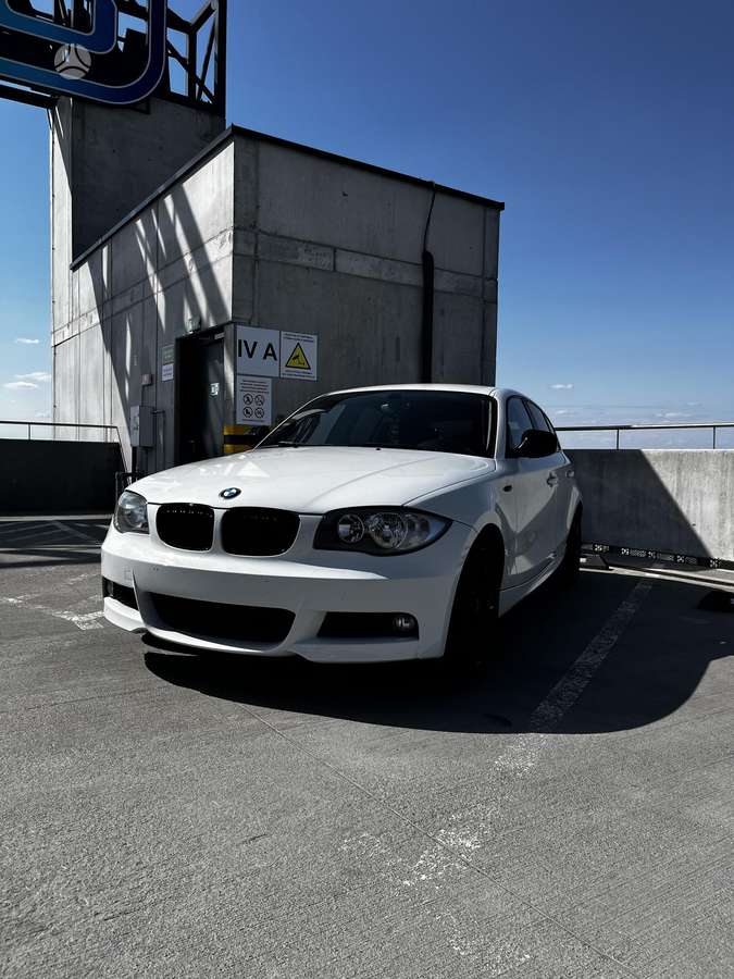 BMW 118, 2.0 l., hatchback