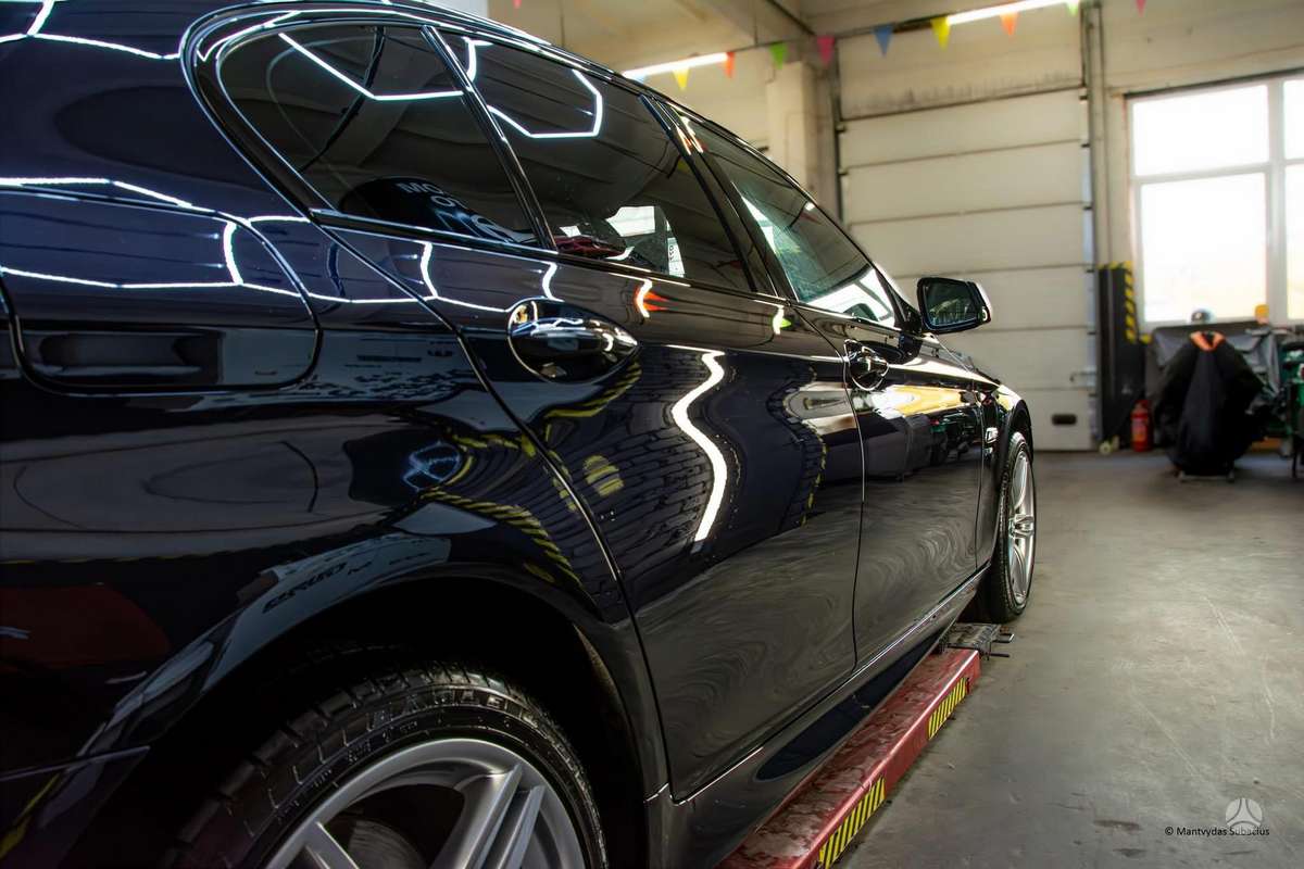 BMW 550, 4.4 l., Седан