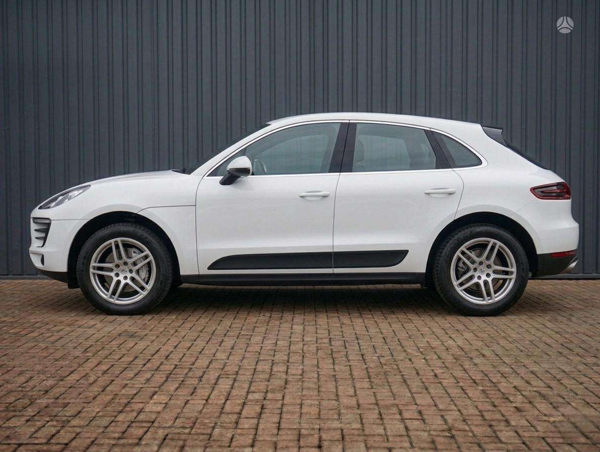 Porsche Macan - 2