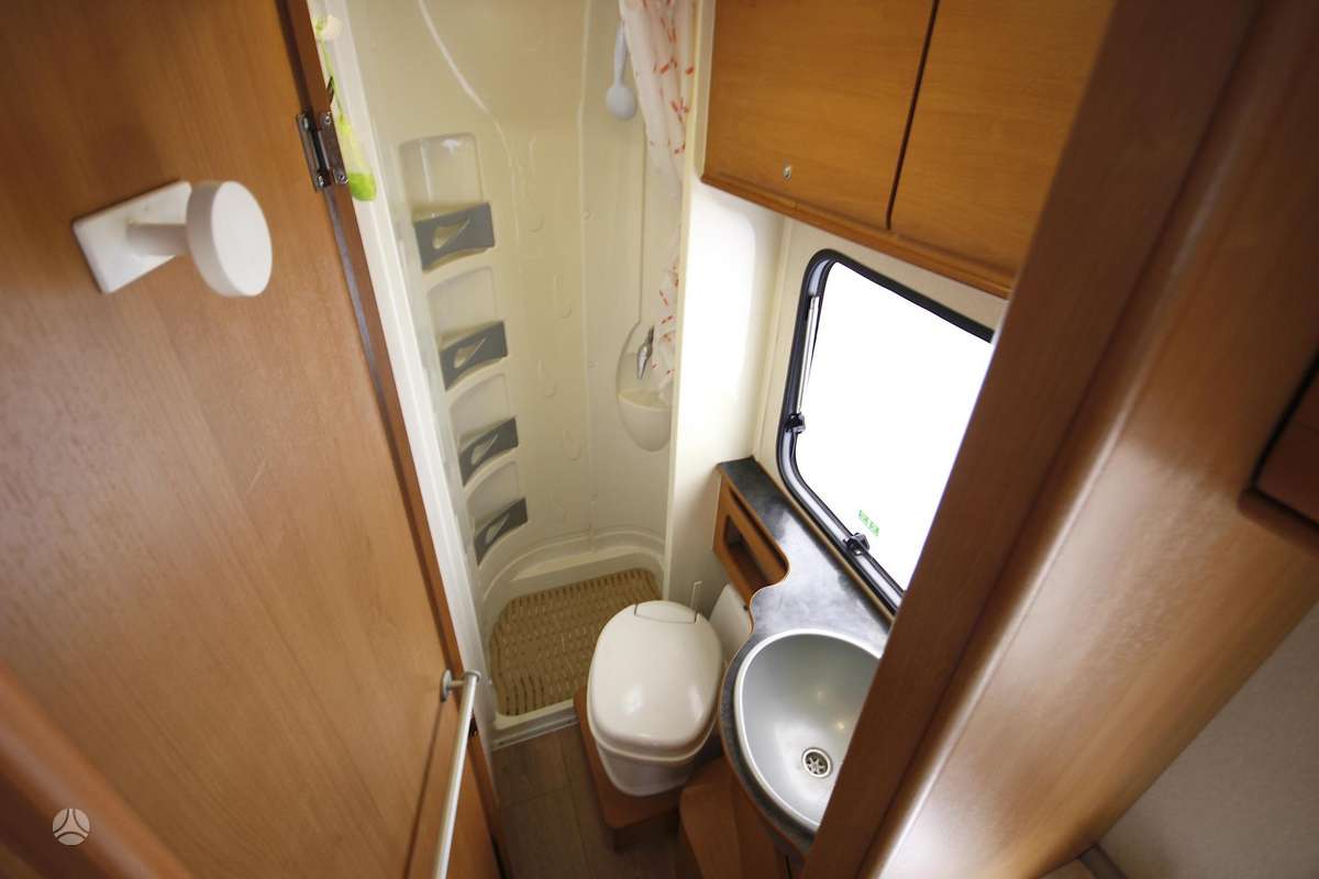 CI International Elliot 55 P, campers
