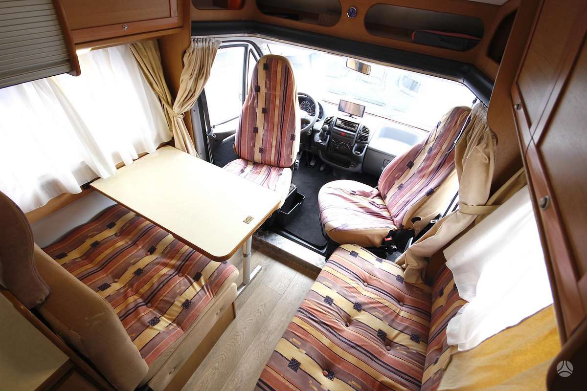 CI International Elliot 55 P, campers