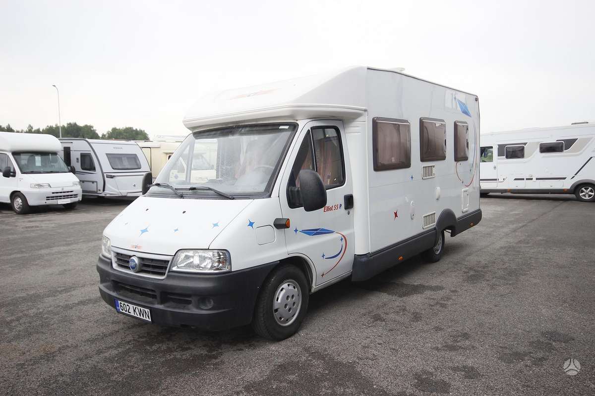CI International Elliot 55 P, campers