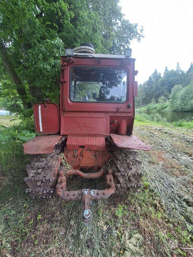 DT 75, traktoriai
