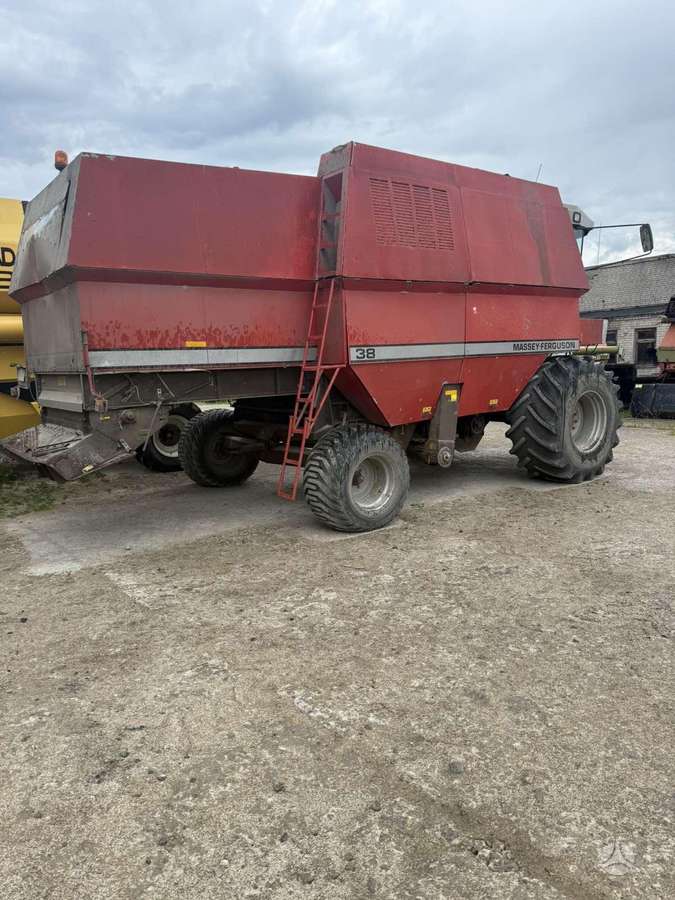 Massey Ferguson 38, kombainai