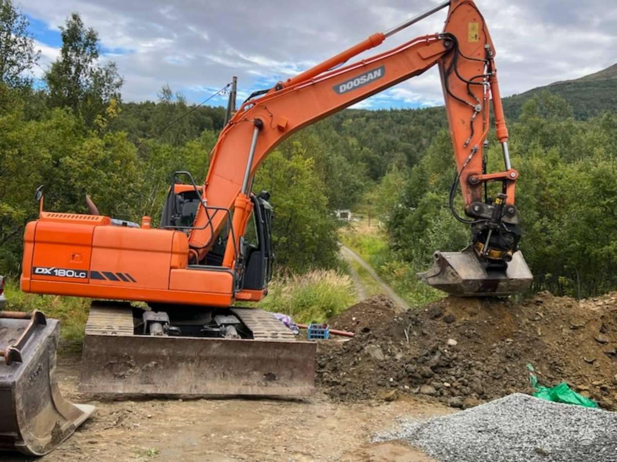 Doosan DX 180 LC, экскаваторы