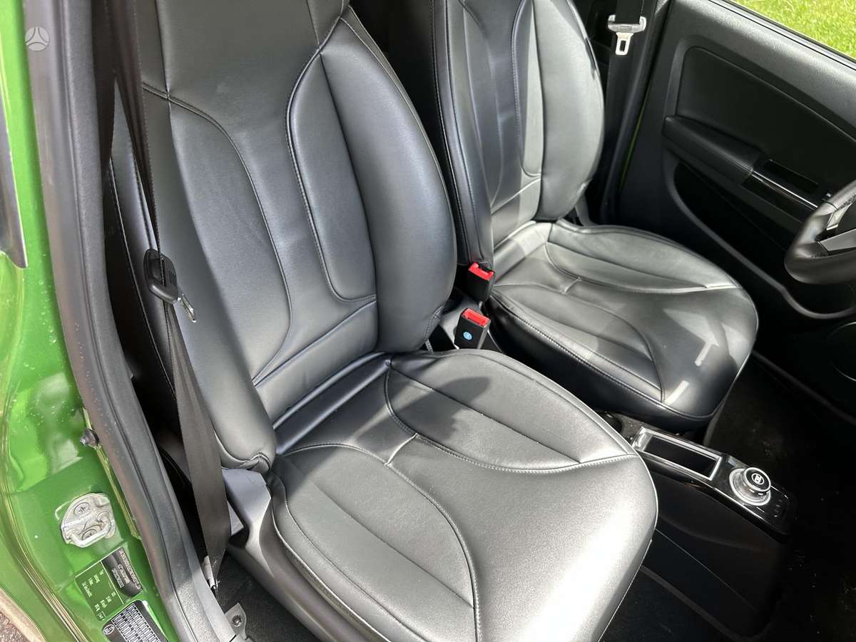 Zhidou KWB, hatchback