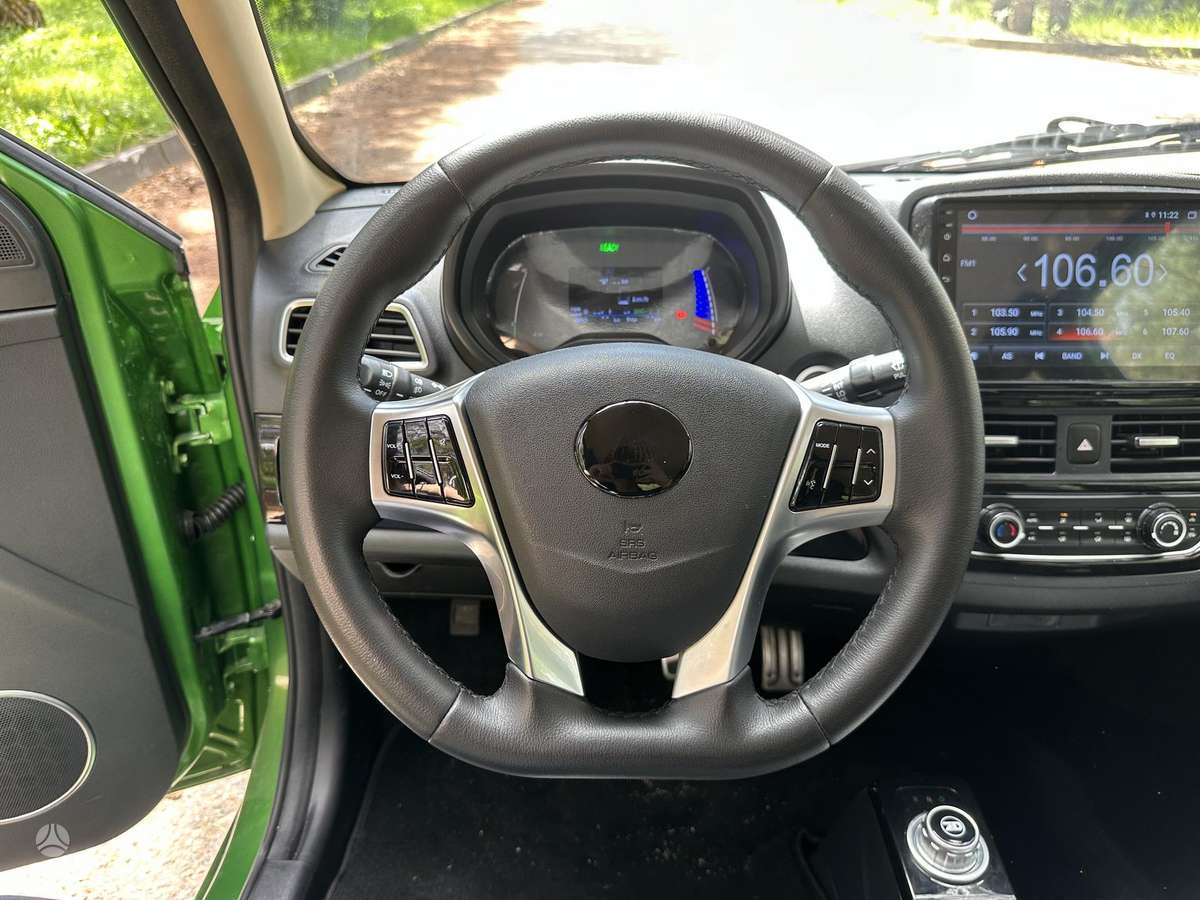 Zhidou KWB, hatchback