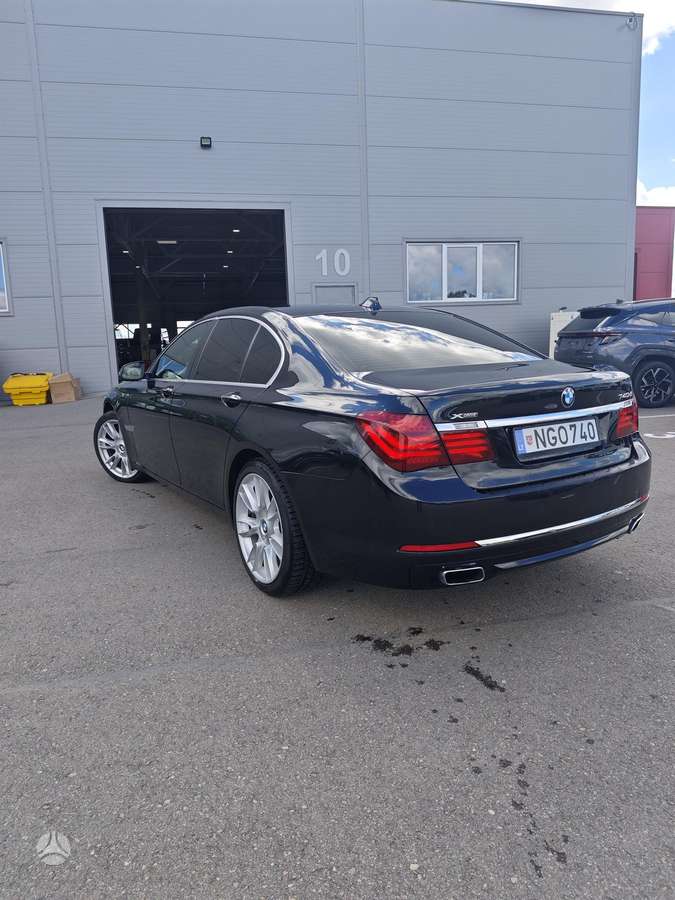 BMW 730, 4.0 l., Седан