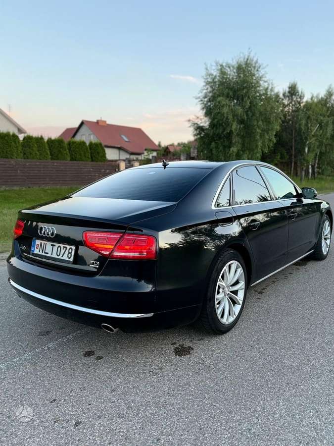 Audi A8, 4.1 l., sedanas