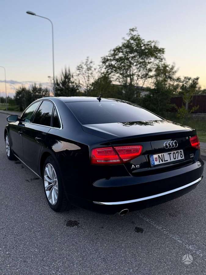 Audi A8, 4.1 l., sedanas