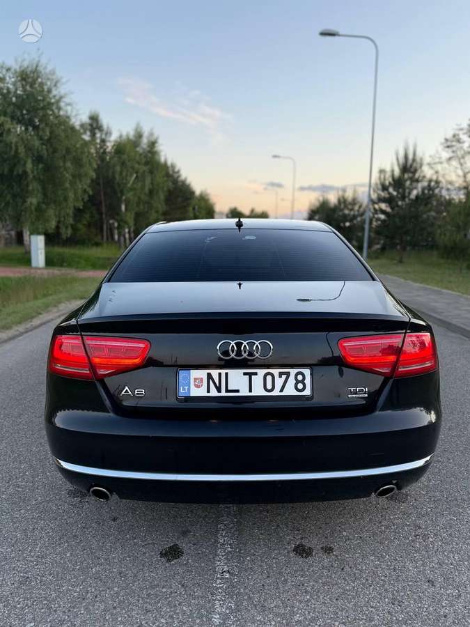 Audi A8, 4.1 l., sedanas