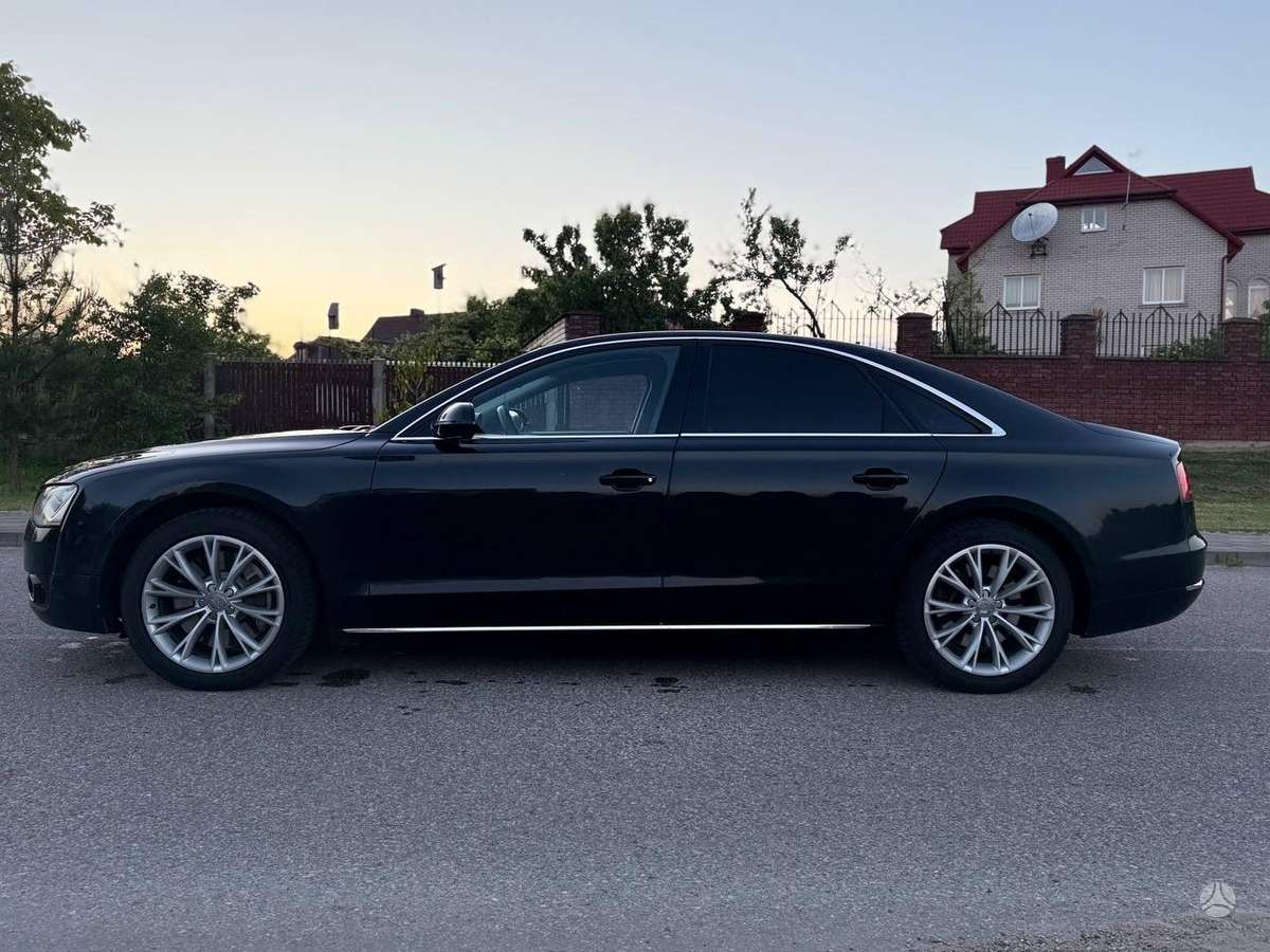 Audi A8, 4.1 l., Седан