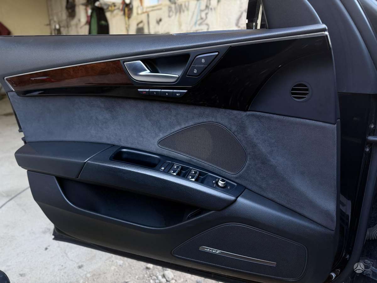 Audi A8, 4.1 l., sedanas