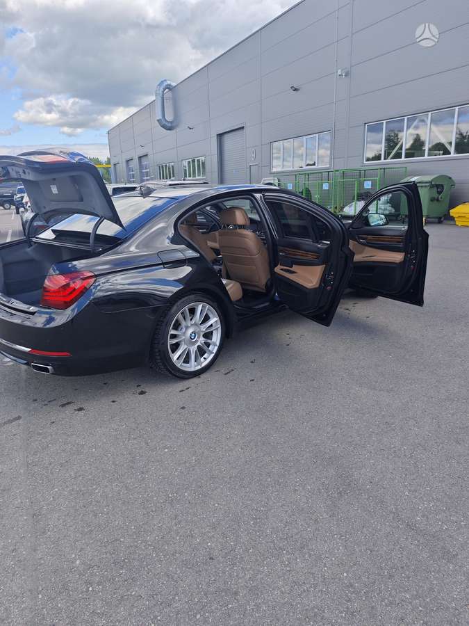 BMW 730, 4.0 l., Седан