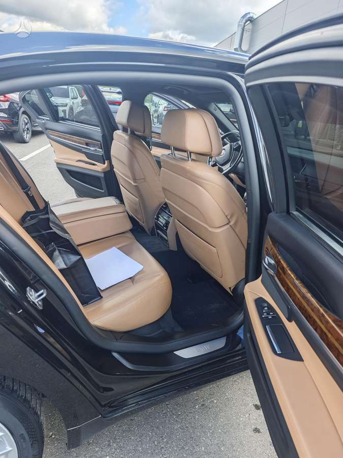 BMW 730, 4.0 l., Седан