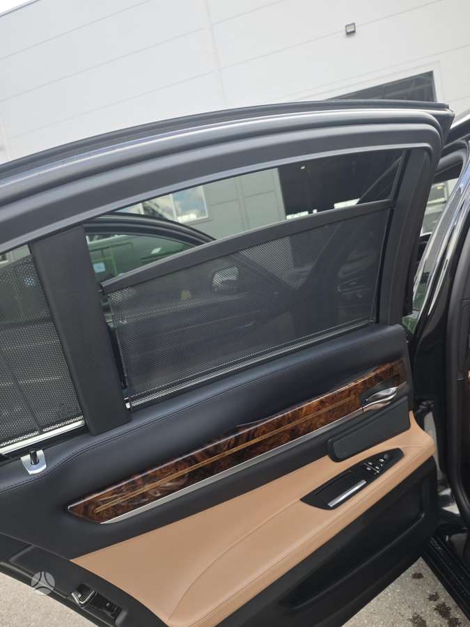 BMW 730, 4.0 l., Седан