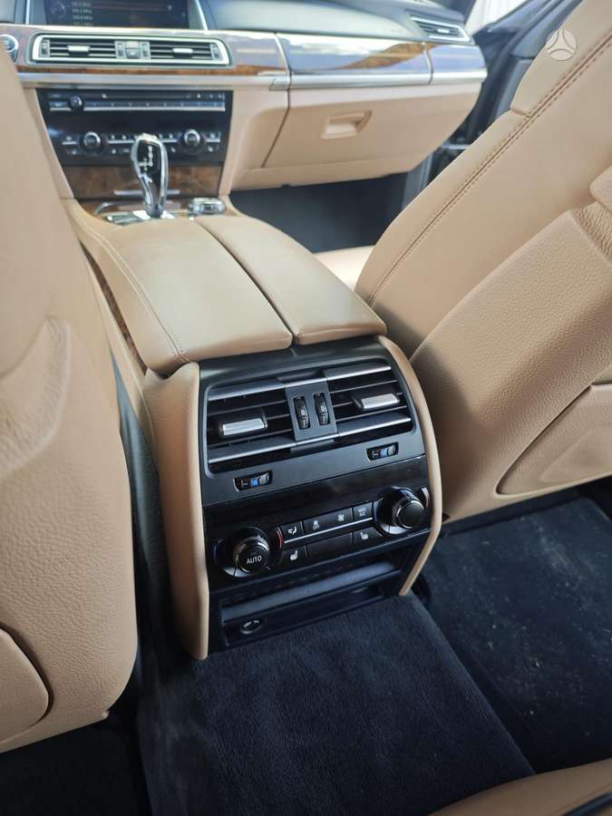 BMW 730, 4.0 l., Седан