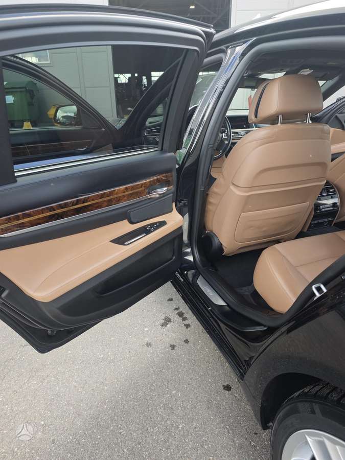 BMW 730, 4.0 l., Седан