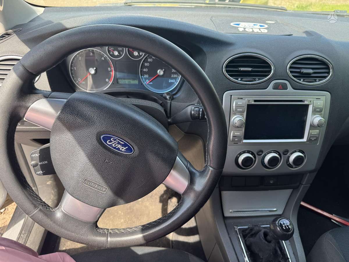 Ford Focus, 1.6 l., hatchback