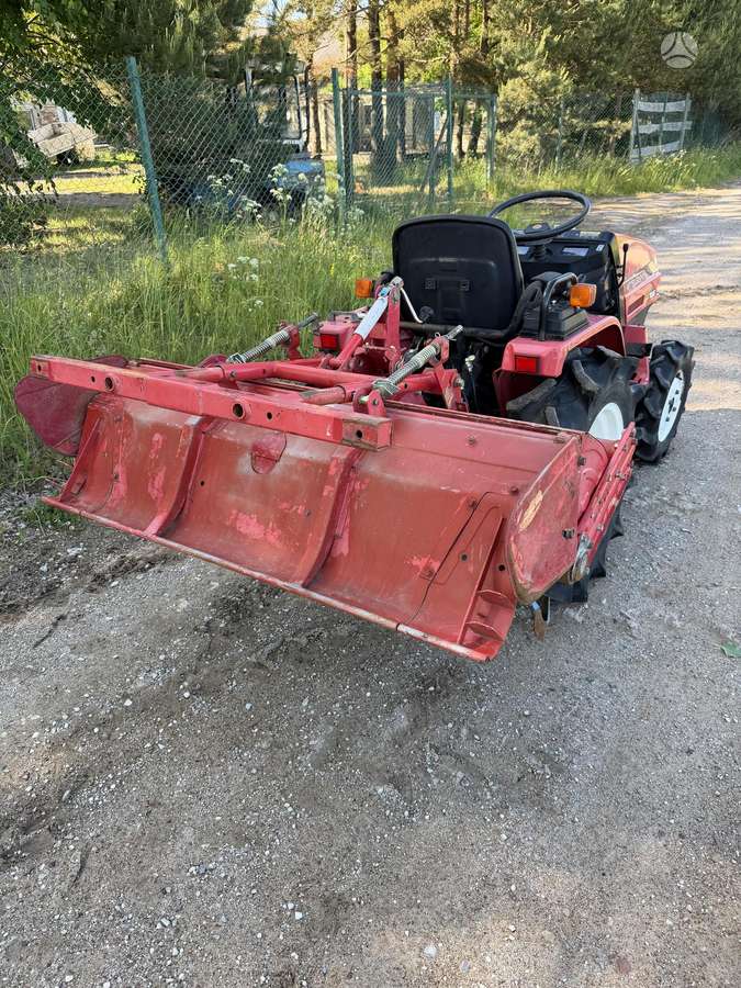 Mitsubishi Mt155, traktoriai