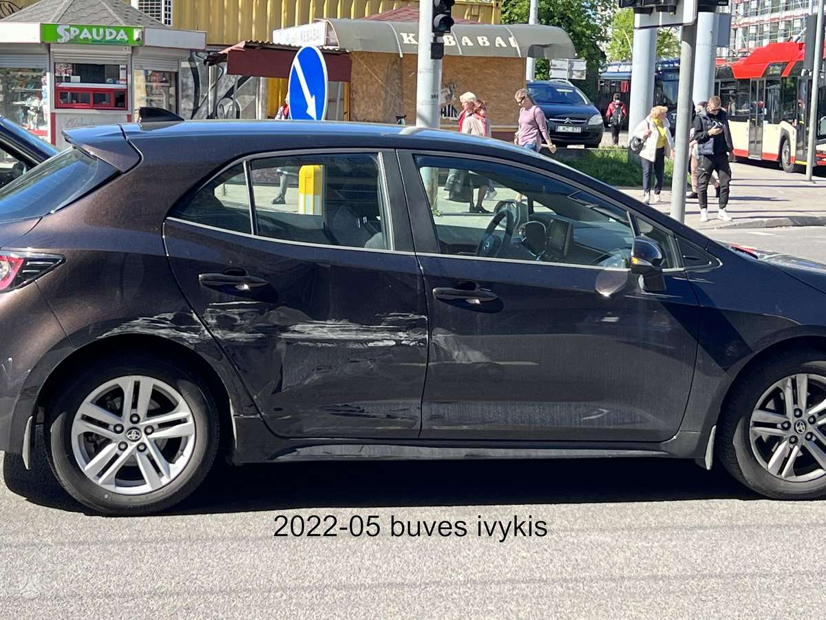 Toyota Corolla, 1.2 l., hatchback