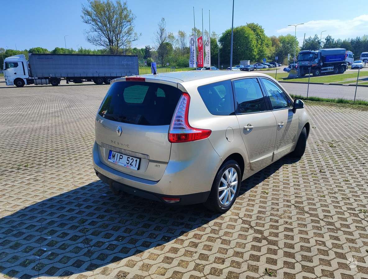 Renault Grand Scenic - 4