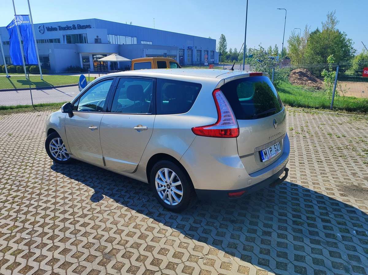 Renault Grand Scenic - 6