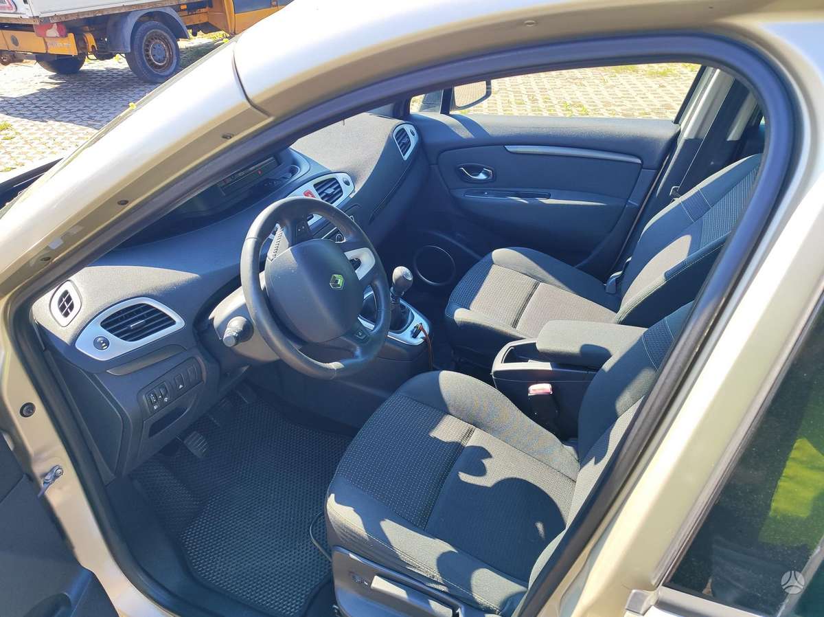 Renault Grand Scenic - 7