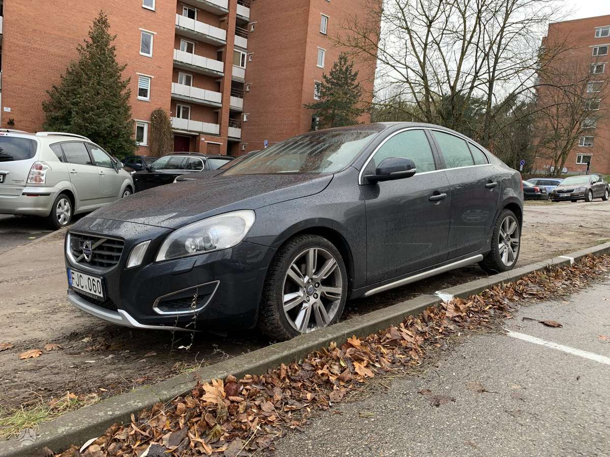 Volvo S60, 2.0 l., Седан