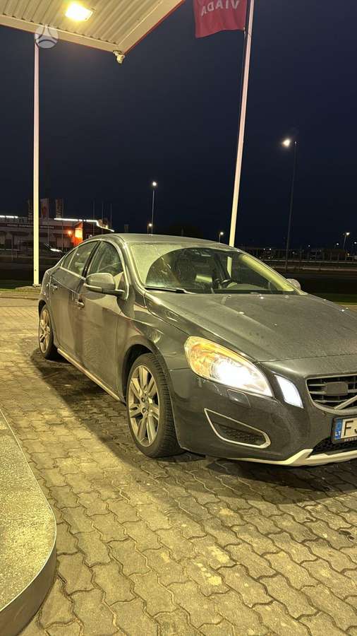Volvo S60, 2.0 l., Седан