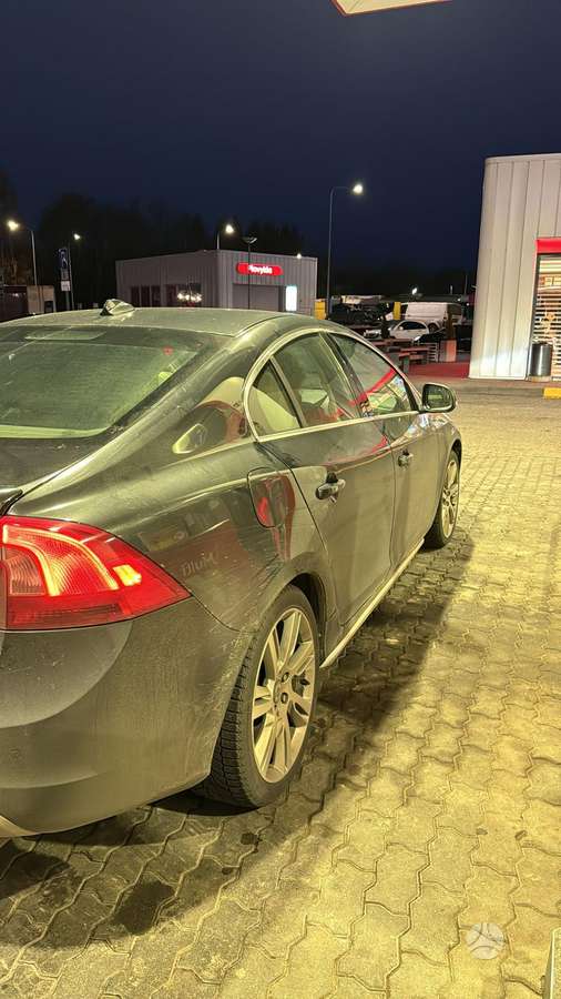 Volvo S60, 2.0 l., Седан