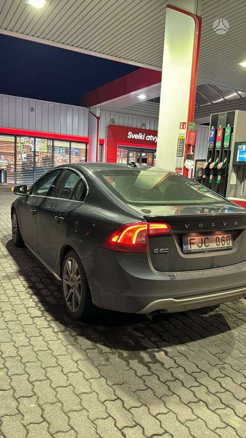Volvo S60, 2.0 l., Седан