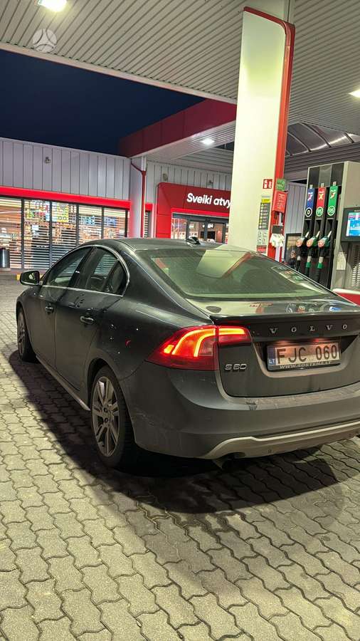 Volvo S60 - 4