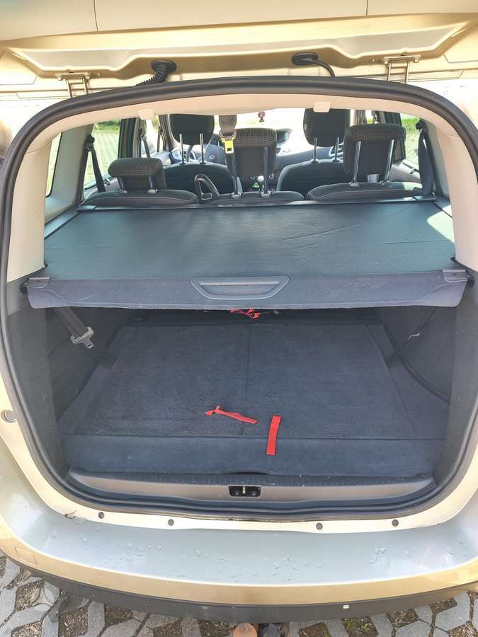 Renault Grand Scenic - 9